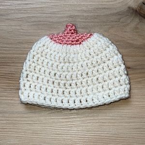 Baby’s breastfeeding hat. 0-6 months New never used
